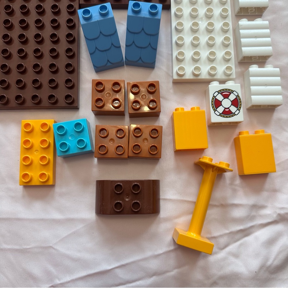 Random assortment of building bricks blocks‎ various colors & sizes - Picture 4 of 6